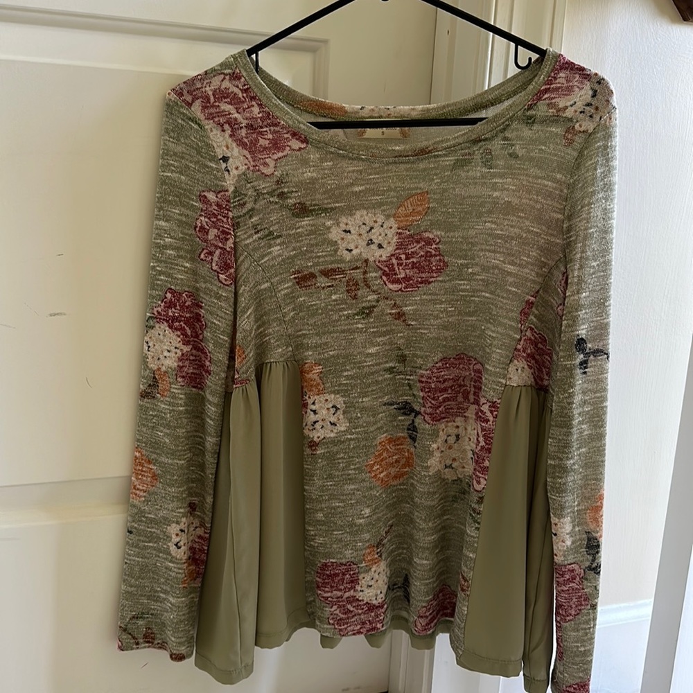 Altar’d state green long sleeve top